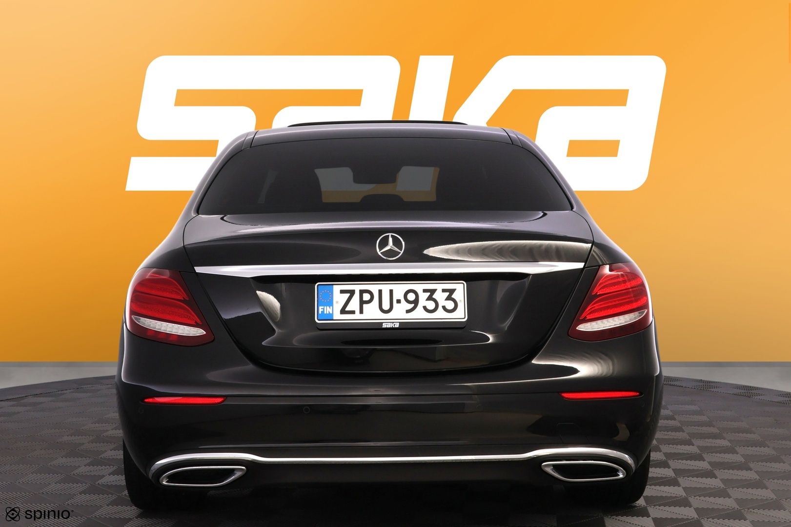 MERCEDES-BENZ E 2016