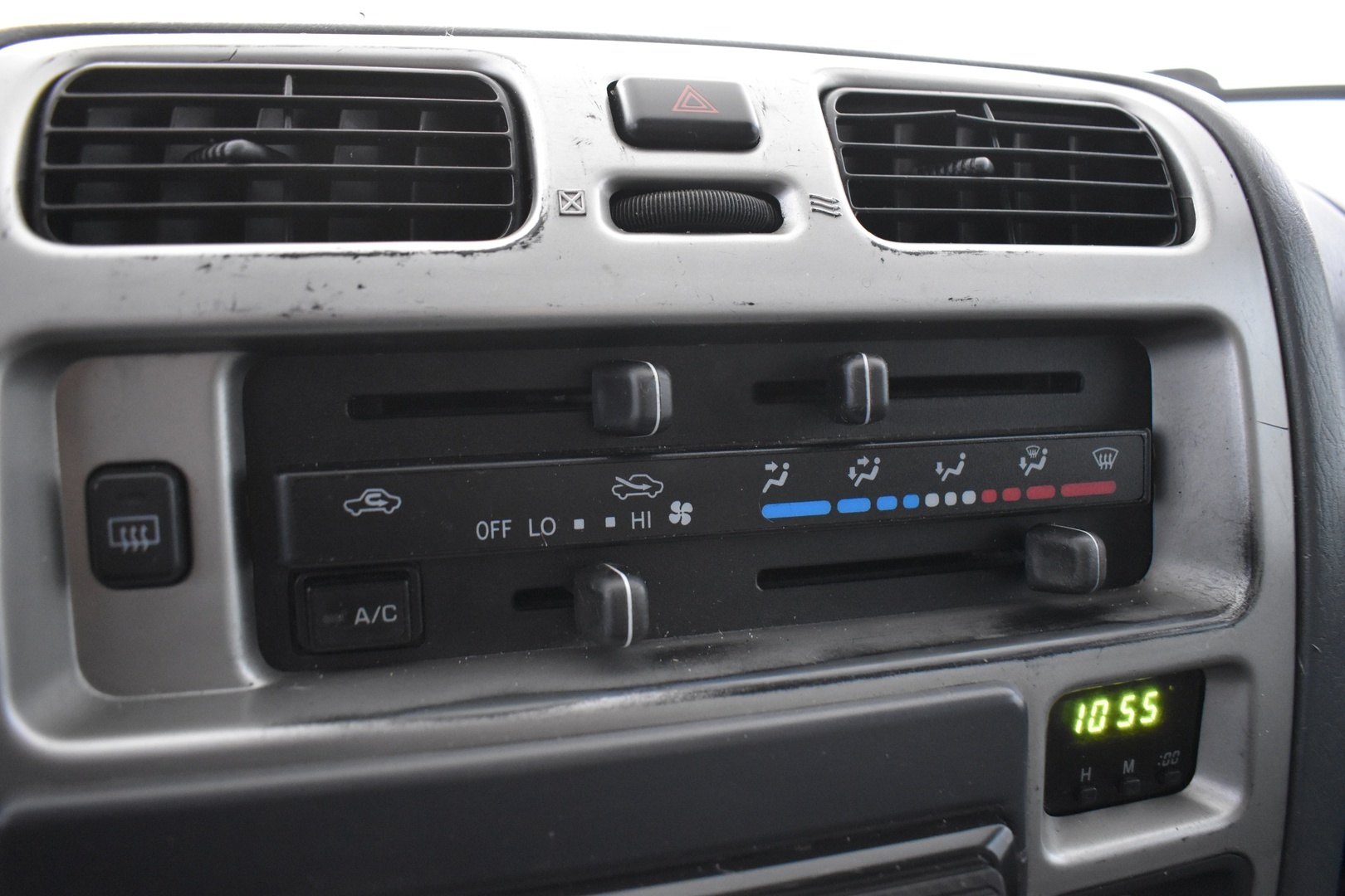 TOYOTA Hiace 2008