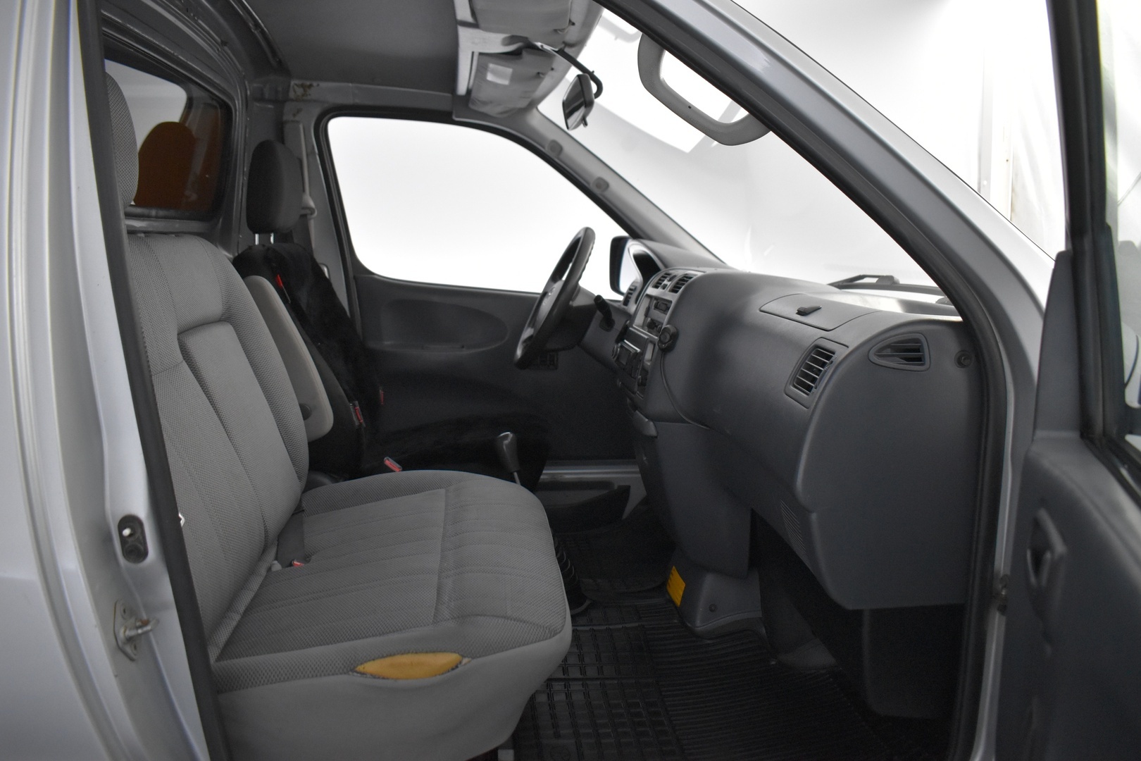 TOYOTA Hiace 2008