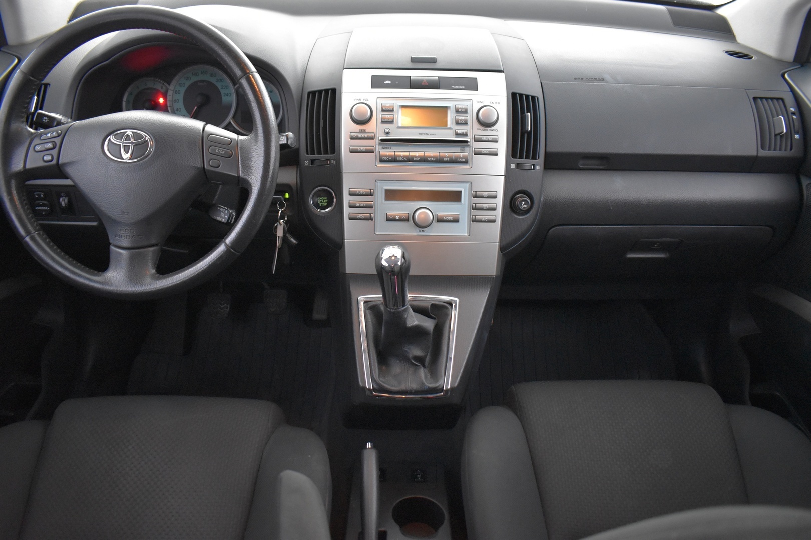 TOYOTA Corolla Verso 2005