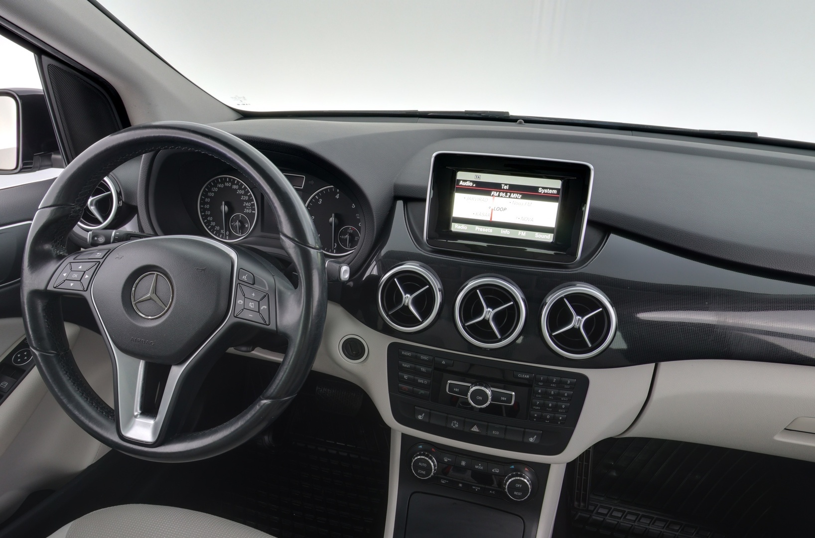 MERCEDES-BENZ B 2014