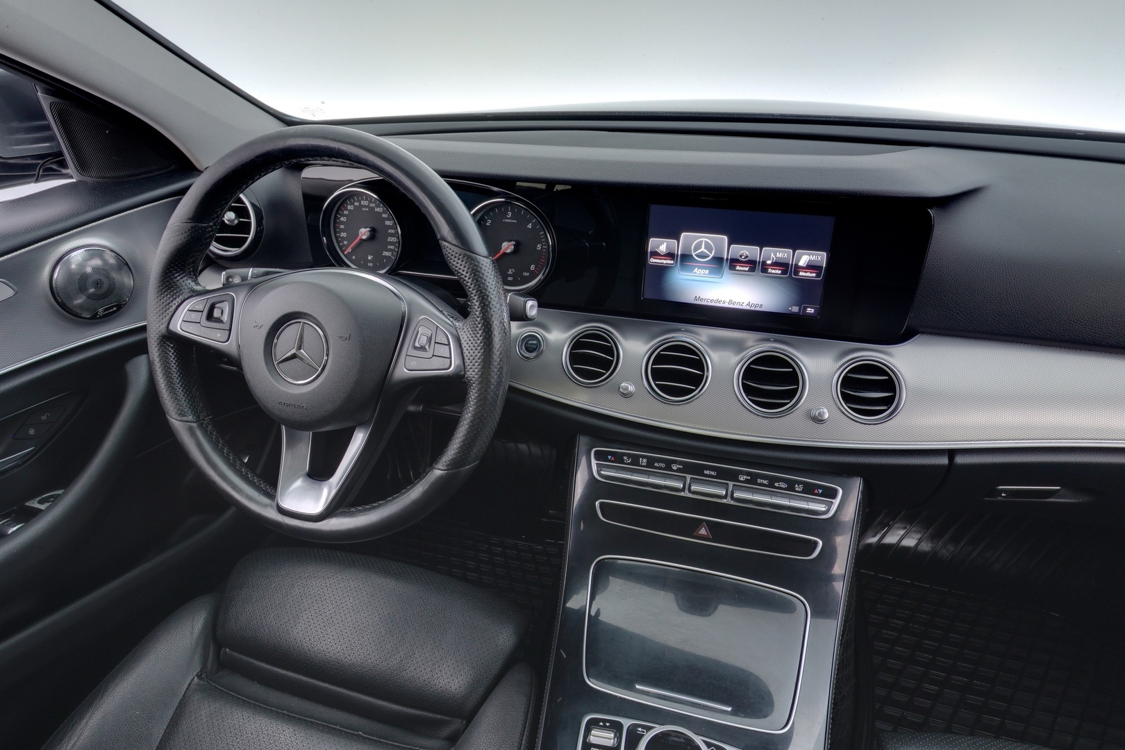 MERCEDES-BENZ E 2017