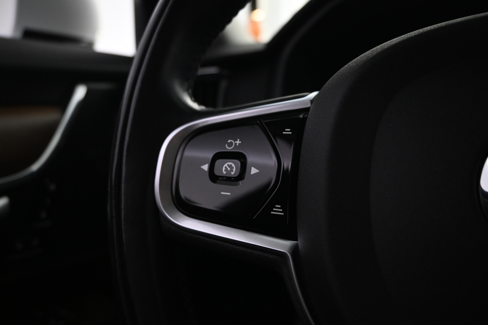 VOLVO V90 2020