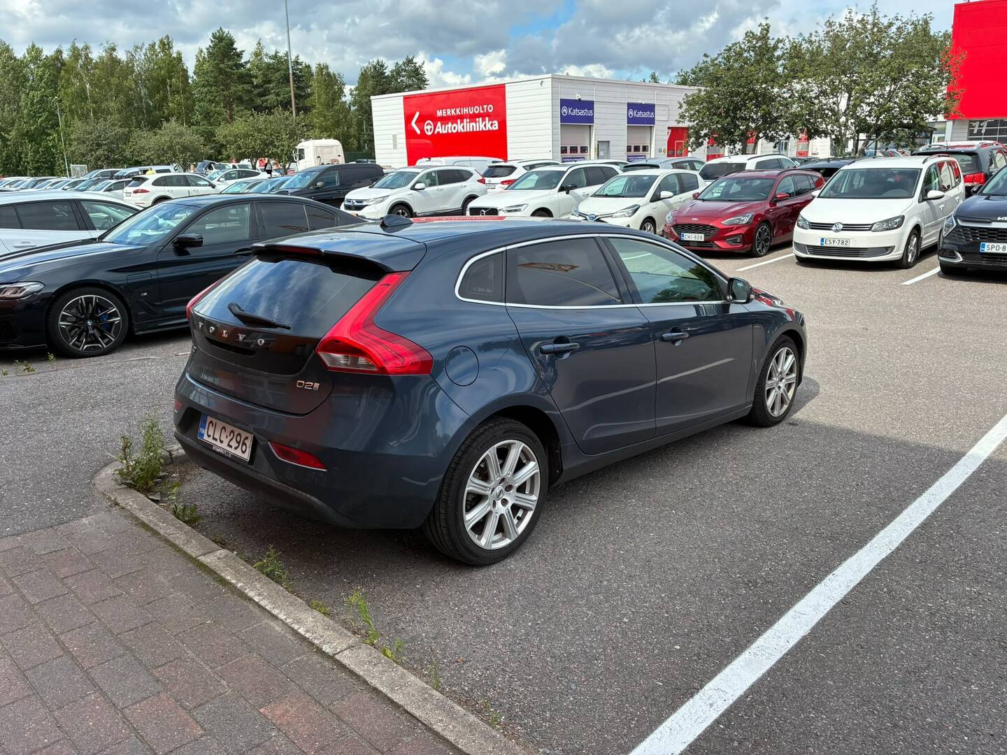 VOLVO V40 2018
