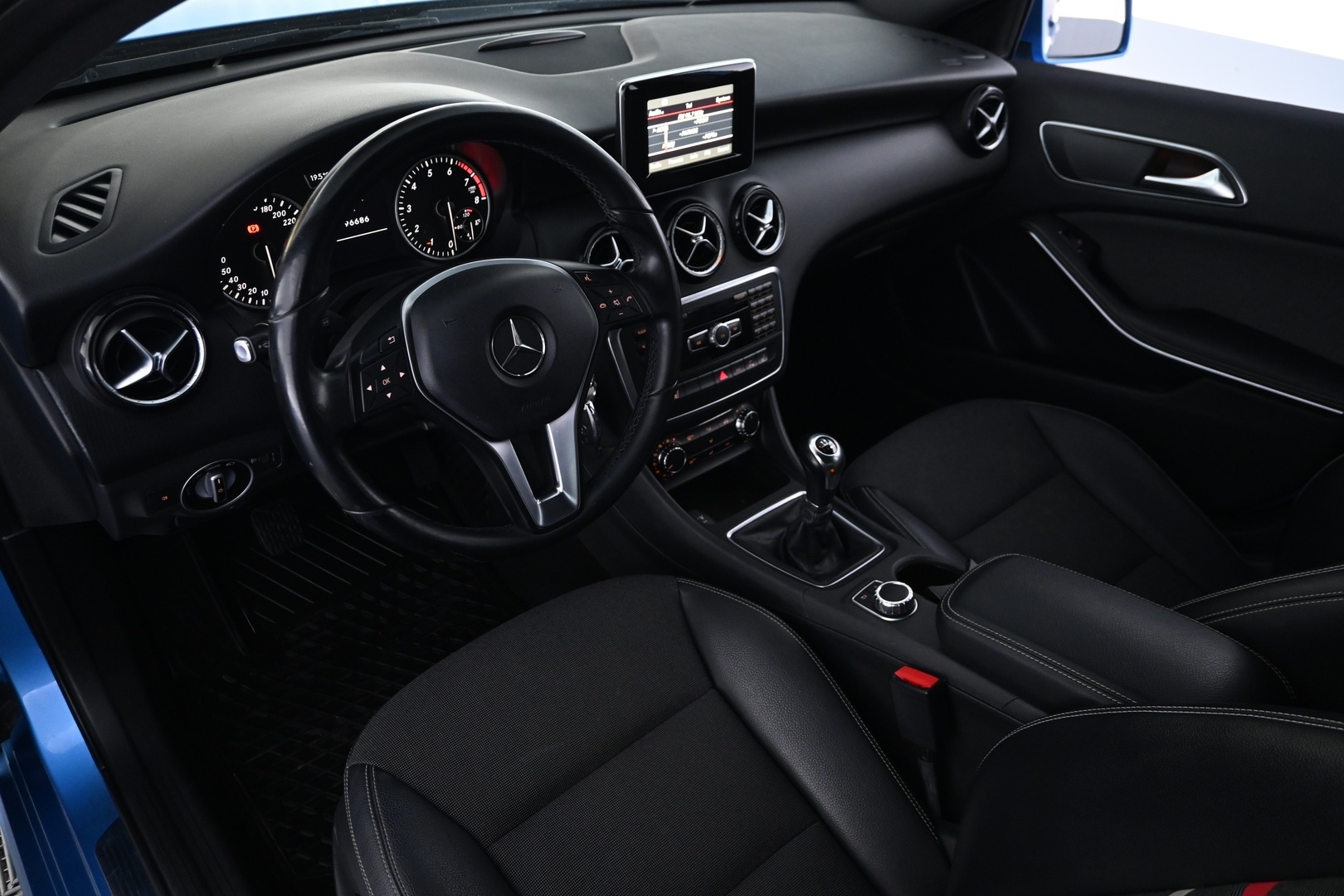 MERCEDES-BENZ A 2014