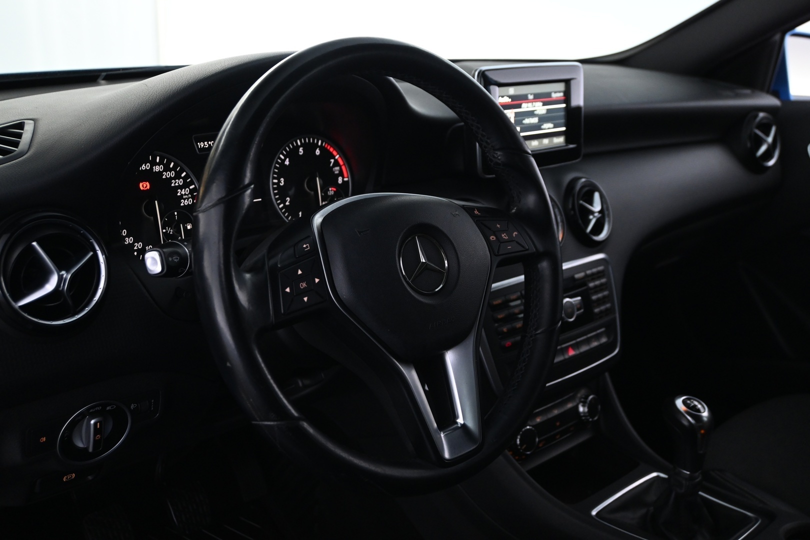 MERCEDES-BENZ A 2014