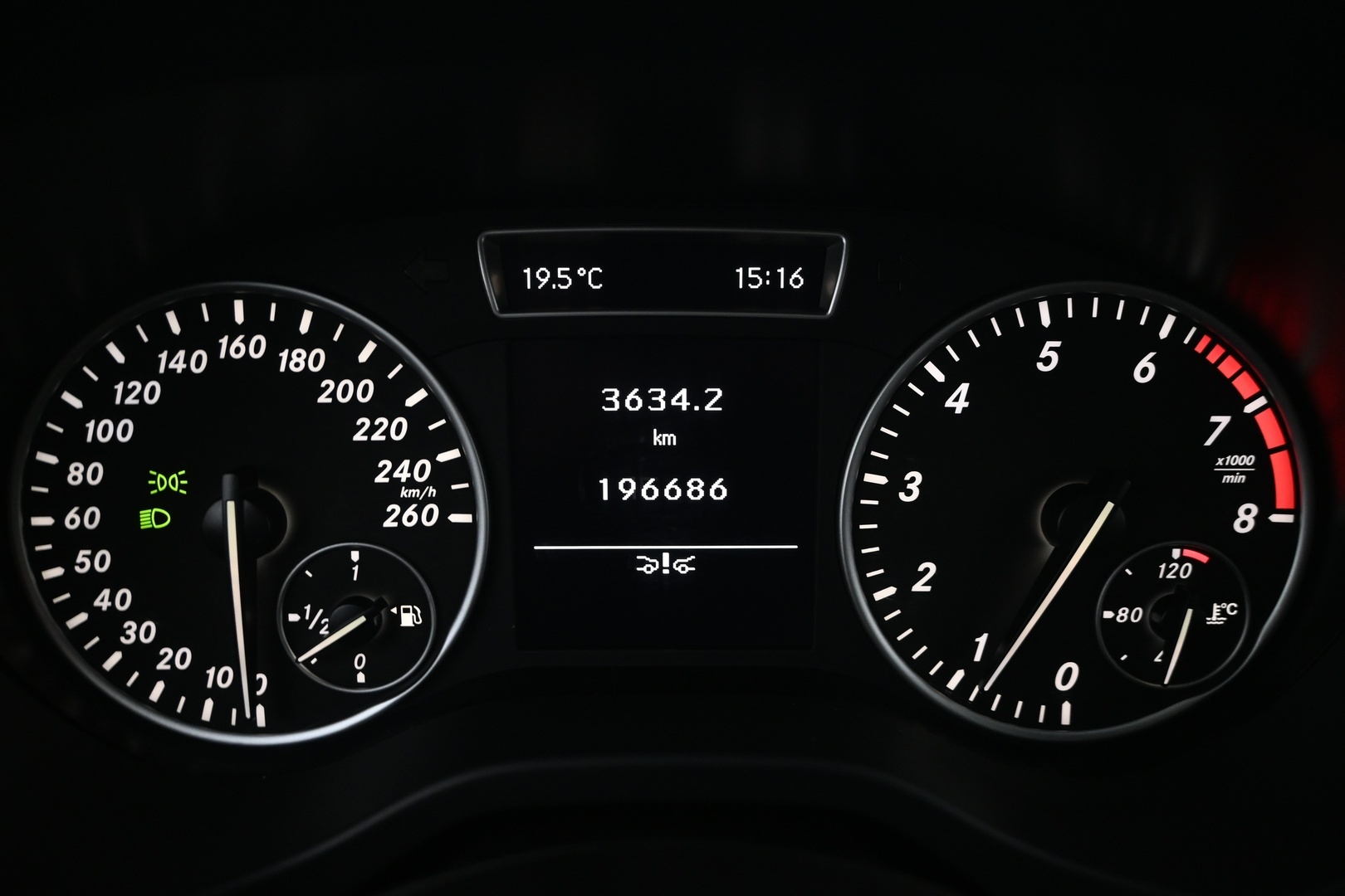 MERCEDES-BENZ A 2014