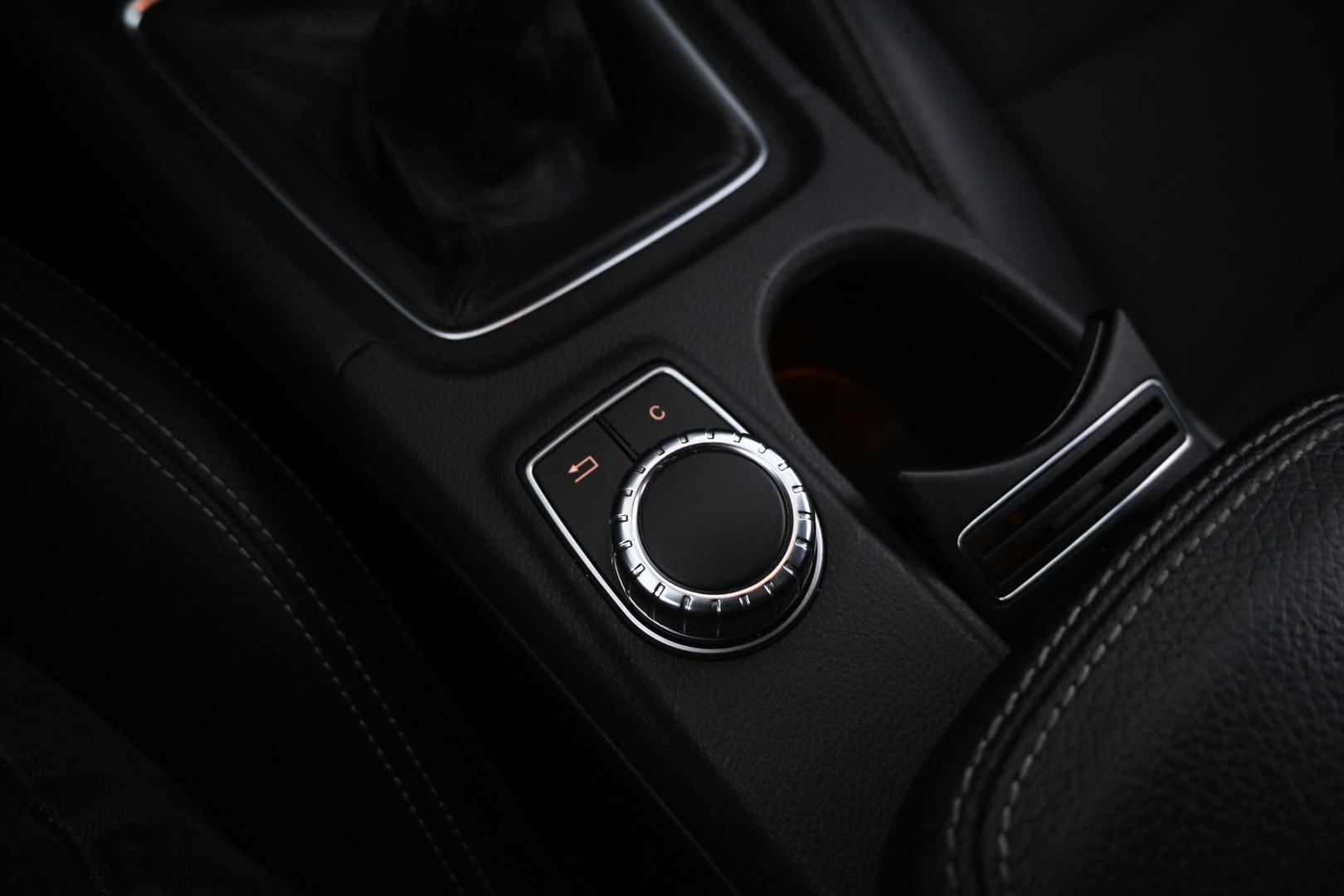 MERCEDES-BENZ A 2014