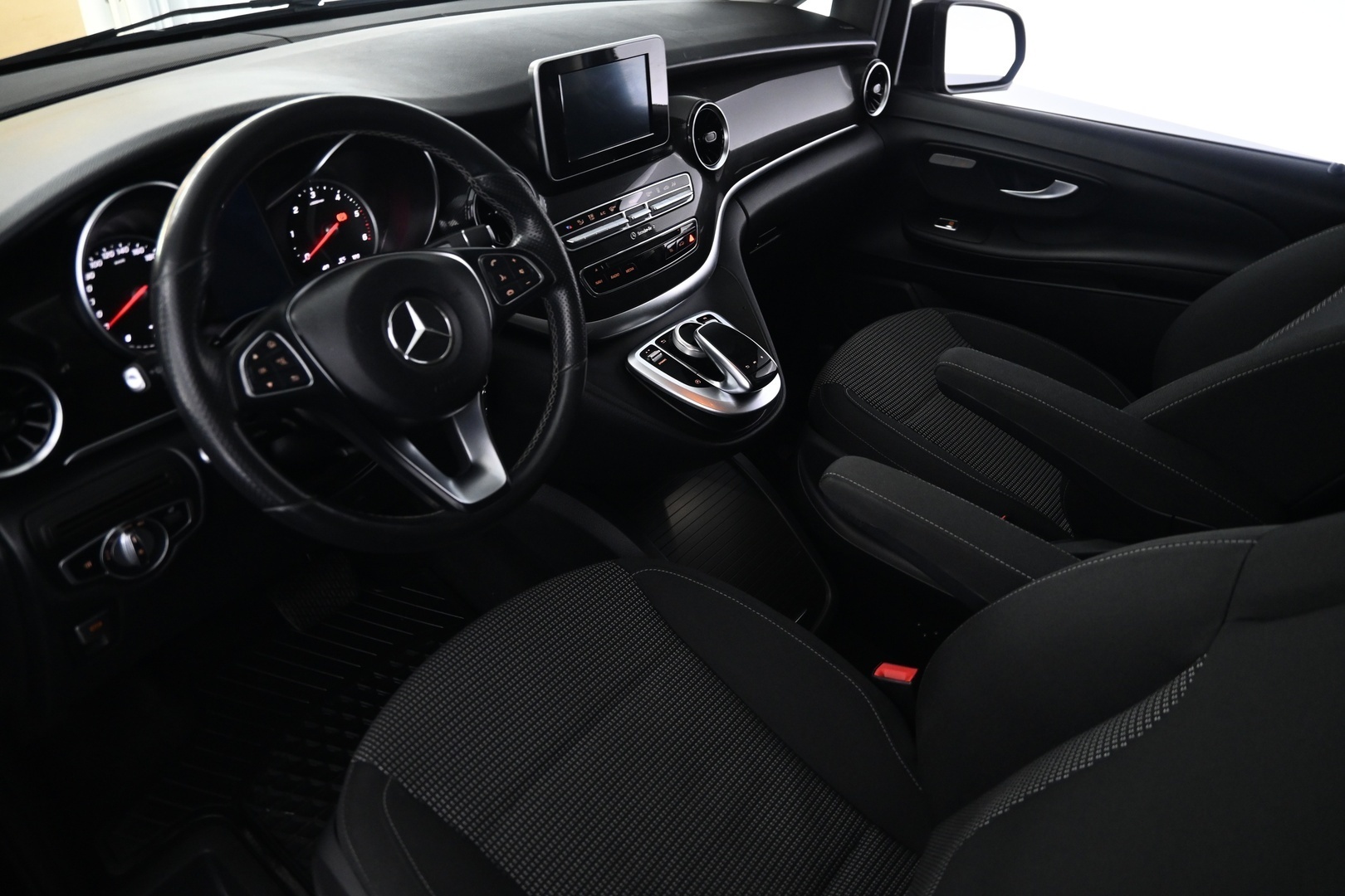 MERCEDES-BENZ V 2020