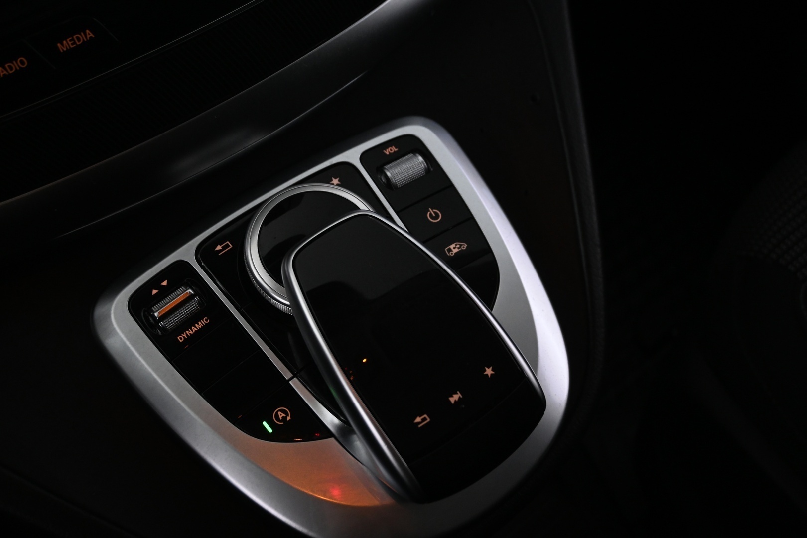 MERCEDES-BENZ V 2020