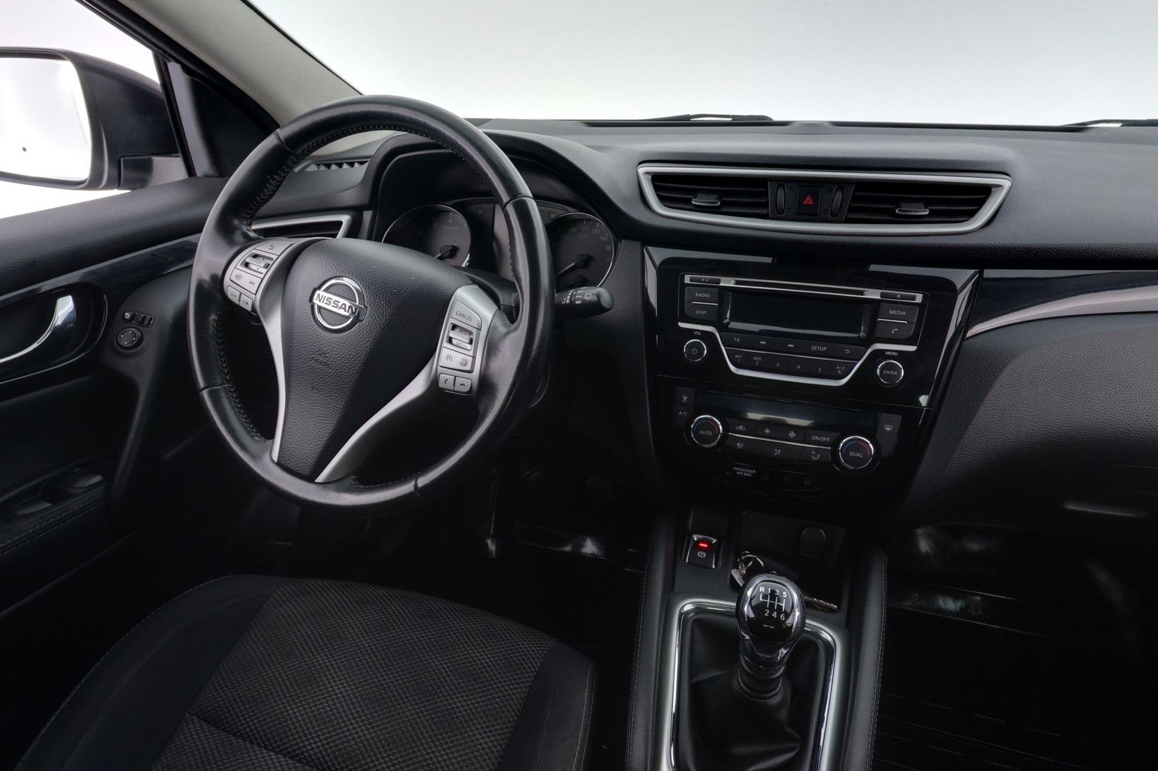 NISSAN Qashqai 2015