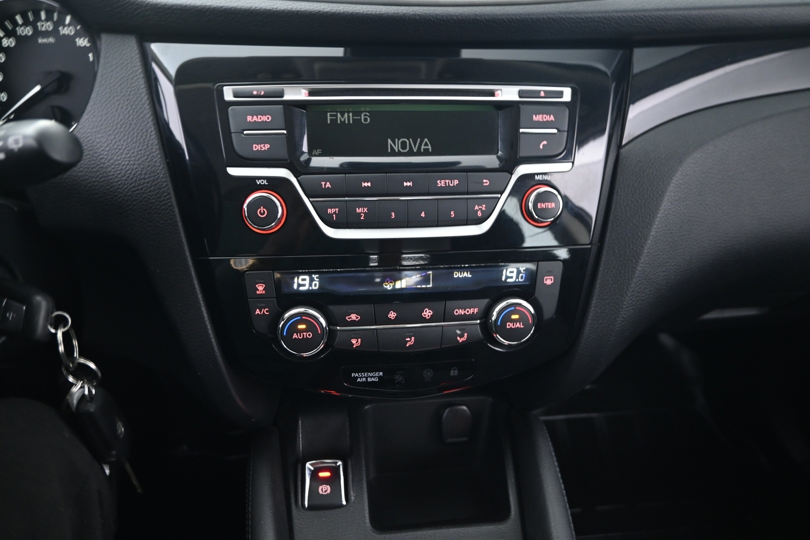 NISSAN Qashqai 2015