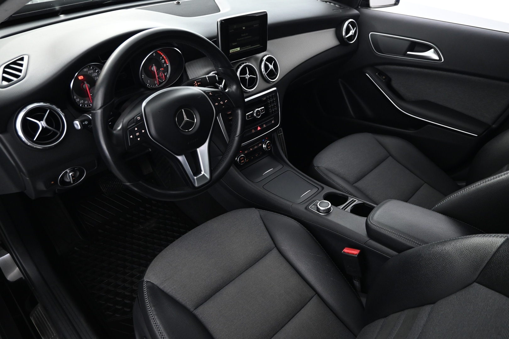 MERCEDES-BENZ GLA 2015