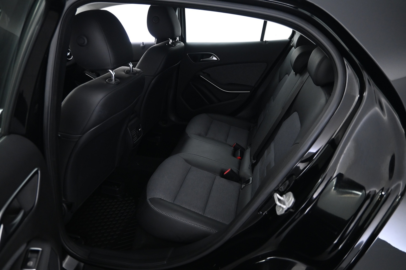 MERCEDES-BENZ GLA 2015