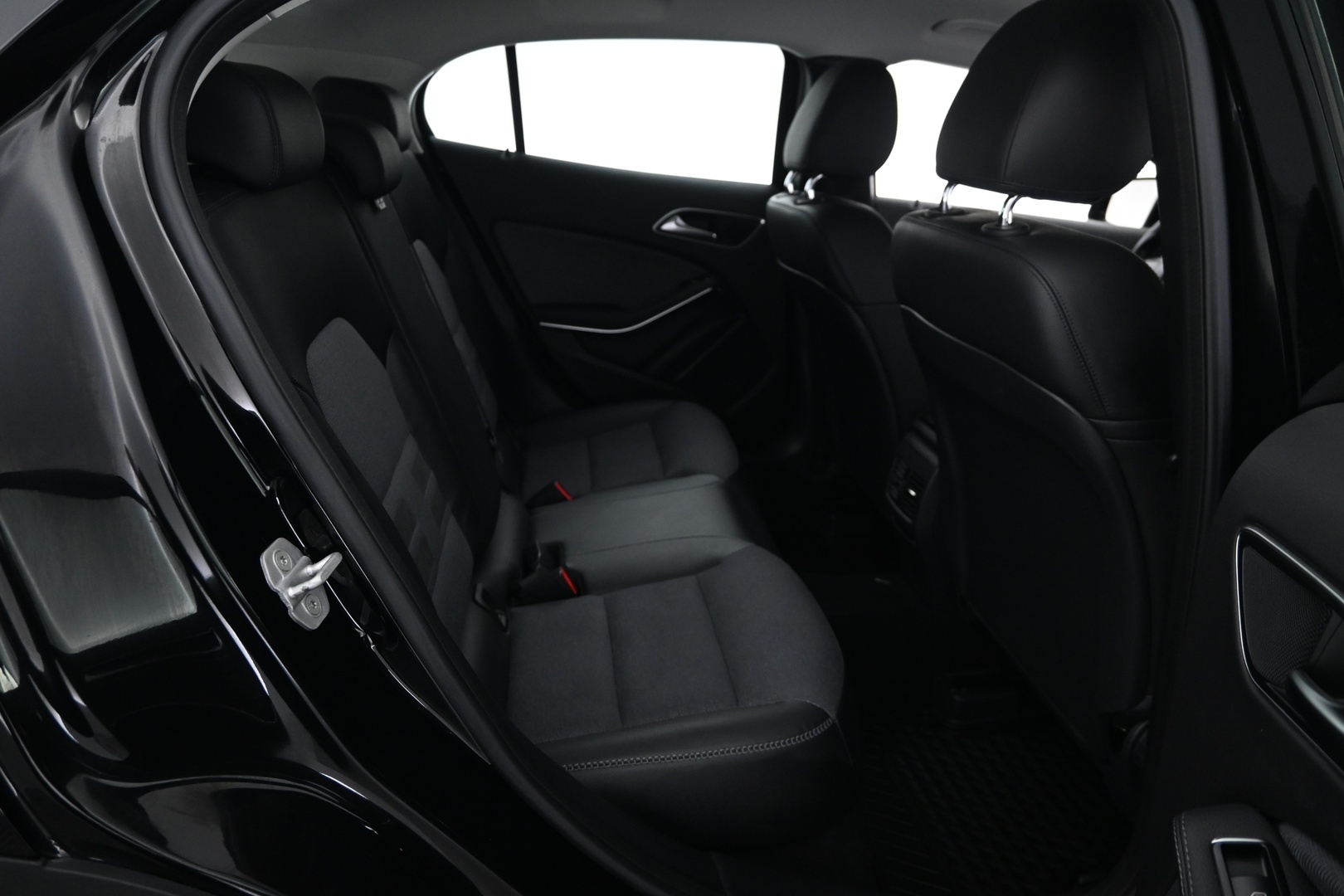 MERCEDES-BENZ GLA 2015