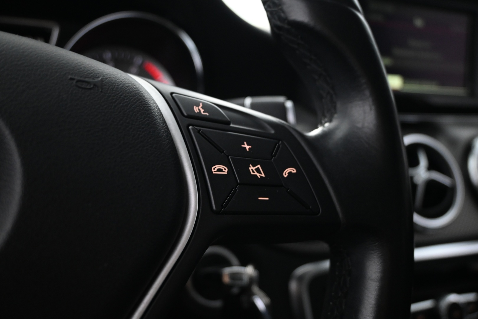 MERCEDES-BENZ GLA 2015