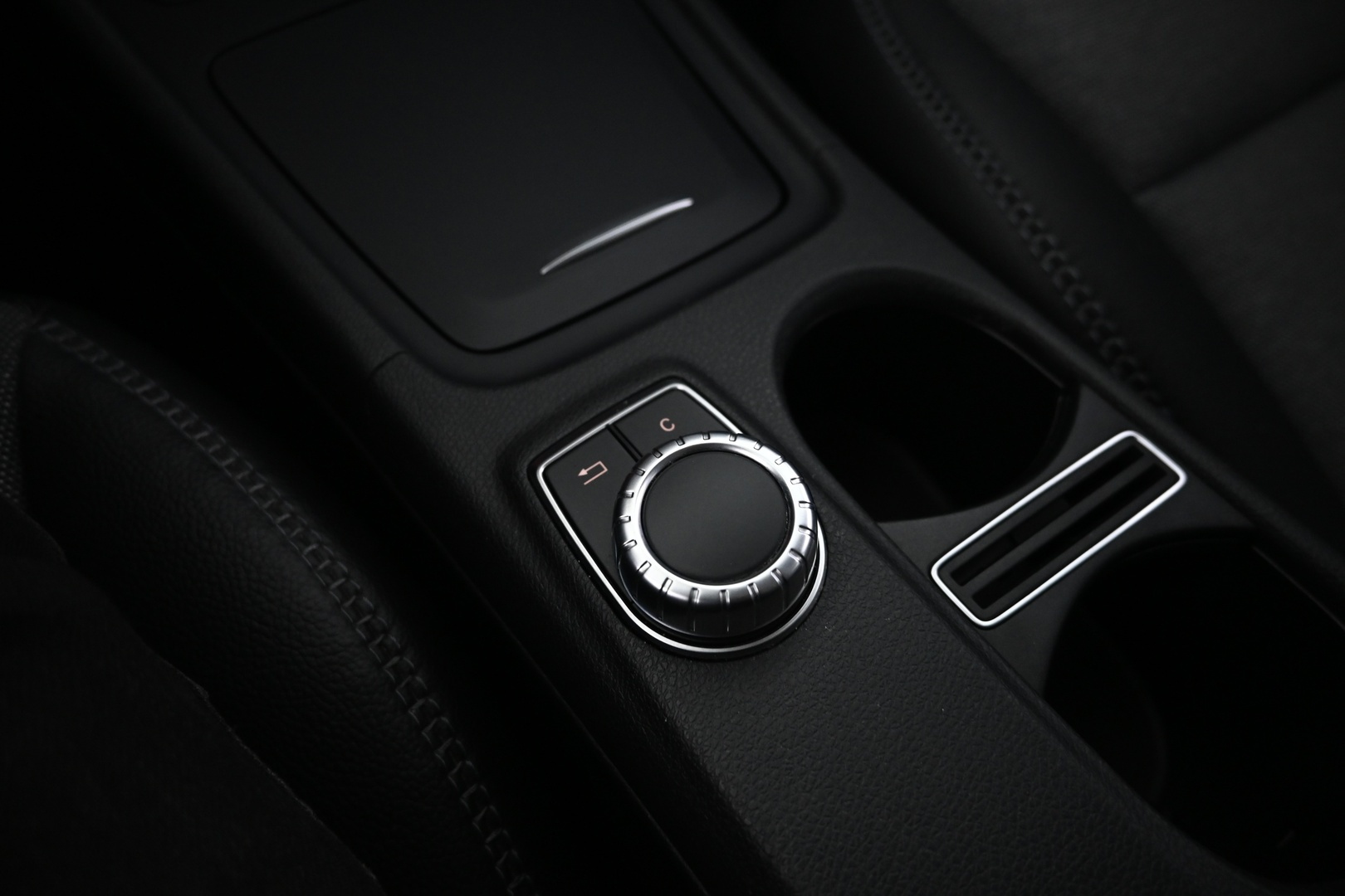 MERCEDES-BENZ GLA 2015