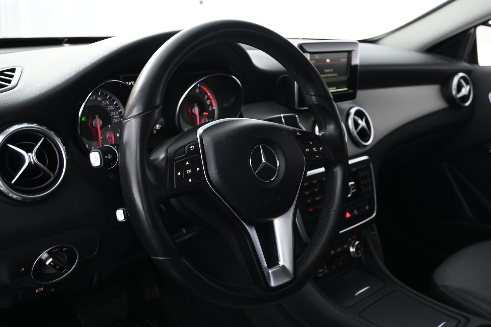 MERCEDES-BENZ GLA 2015