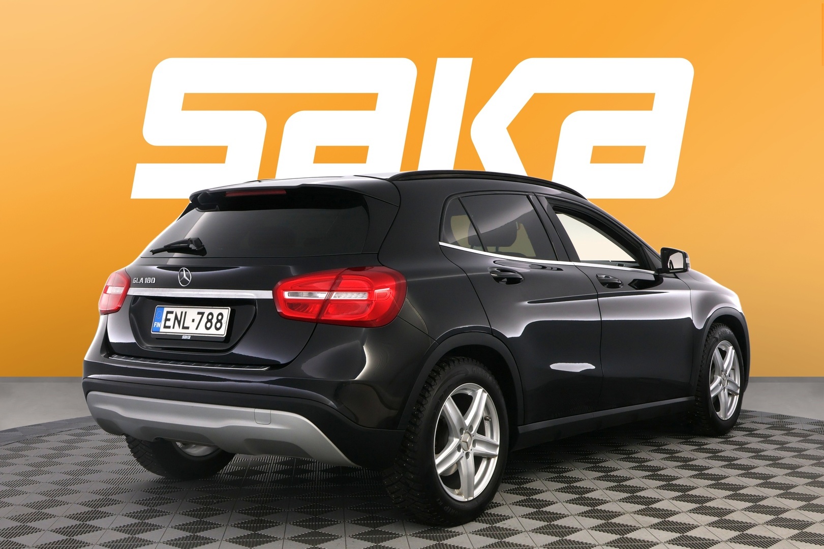 MERCEDES-BENZ GLA 2015