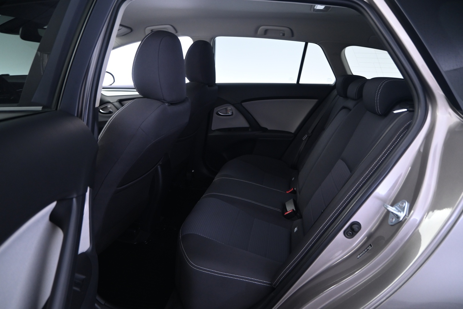 TOYOTA Avensis 2016