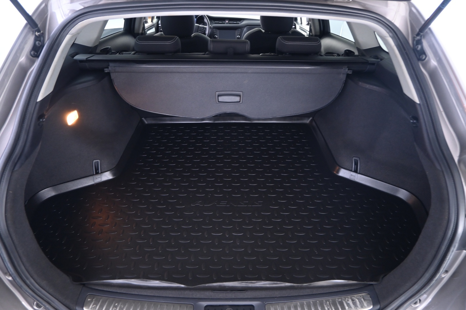 TOYOTA Avensis 2016