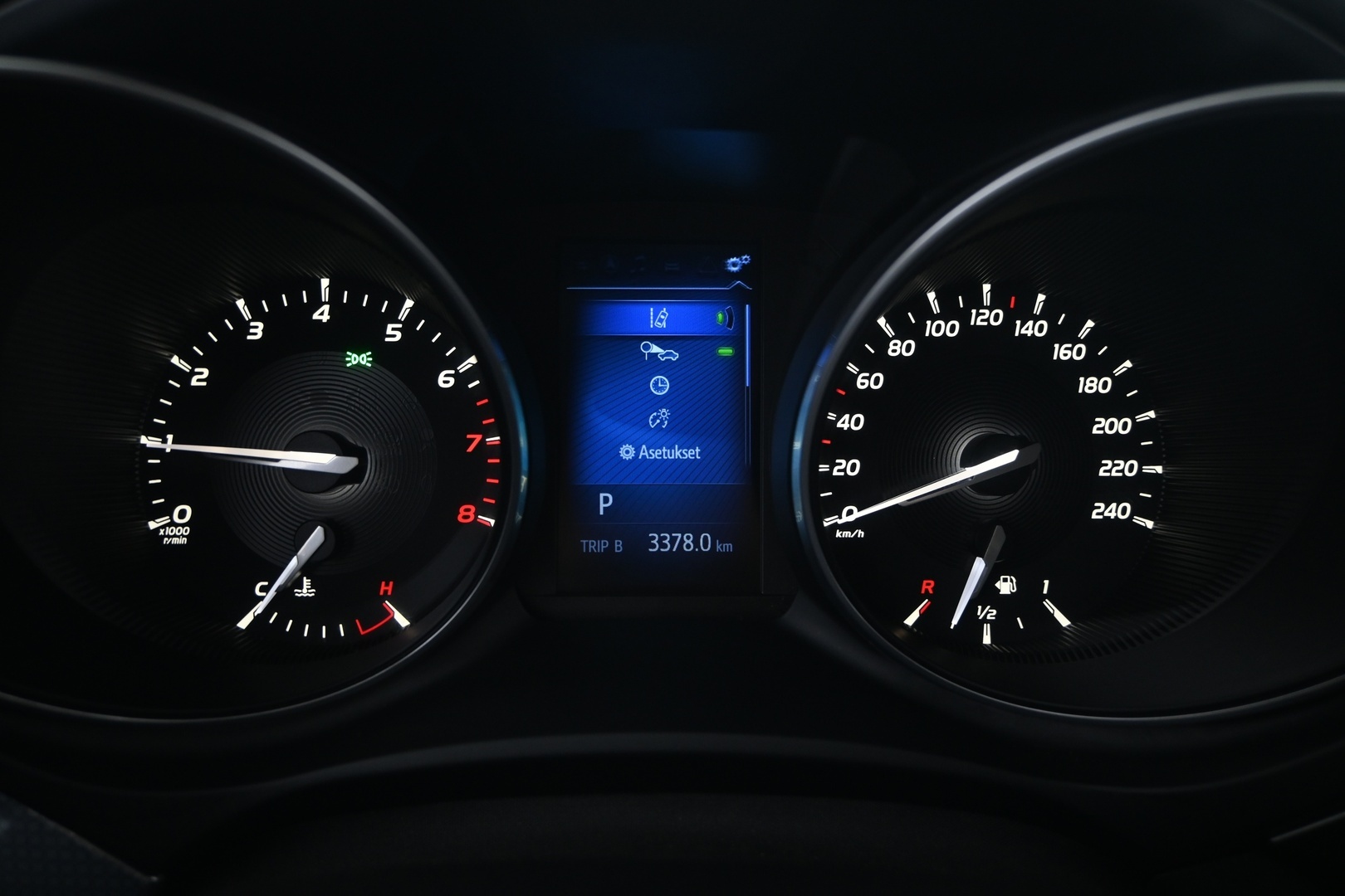 TOYOTA Avensis 2016