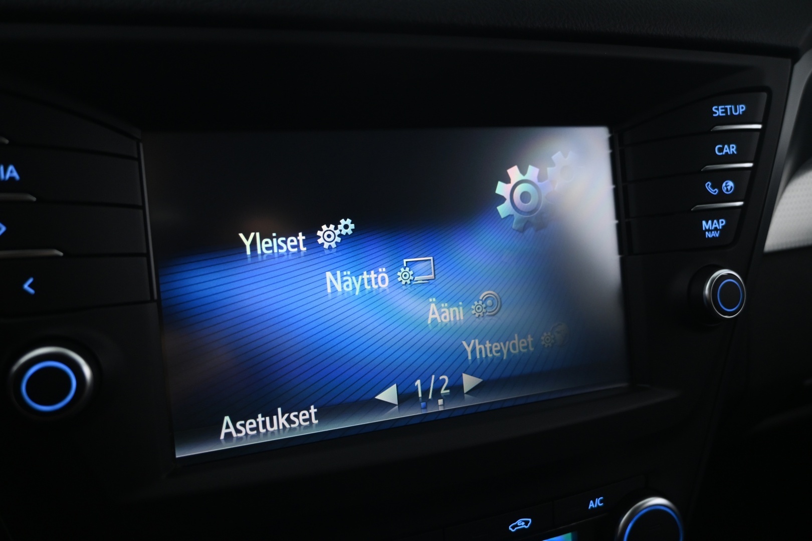 TOYOTA Avensis 2016
