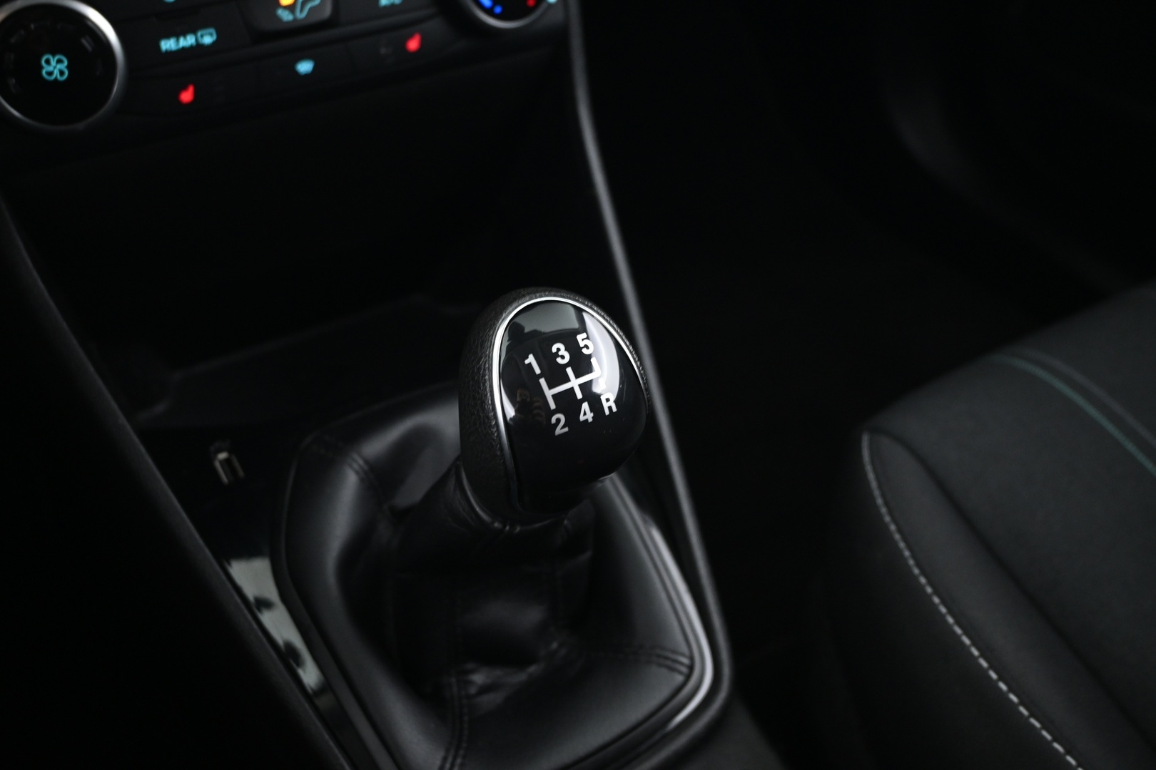 FORD Fiesta Van 2019