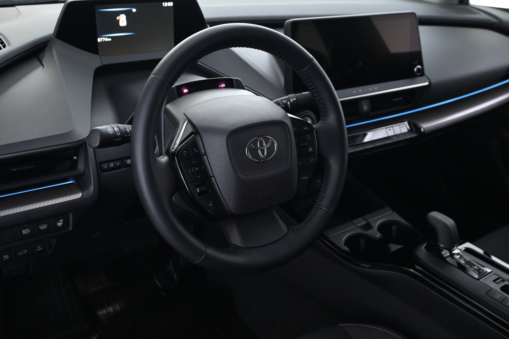 TOYOTA PRIUS 2023