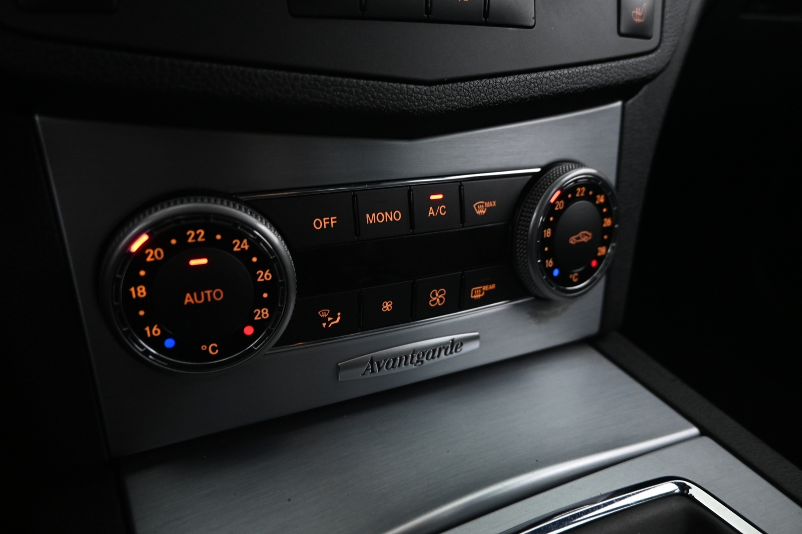 MERCEDES-BENZ C 2010