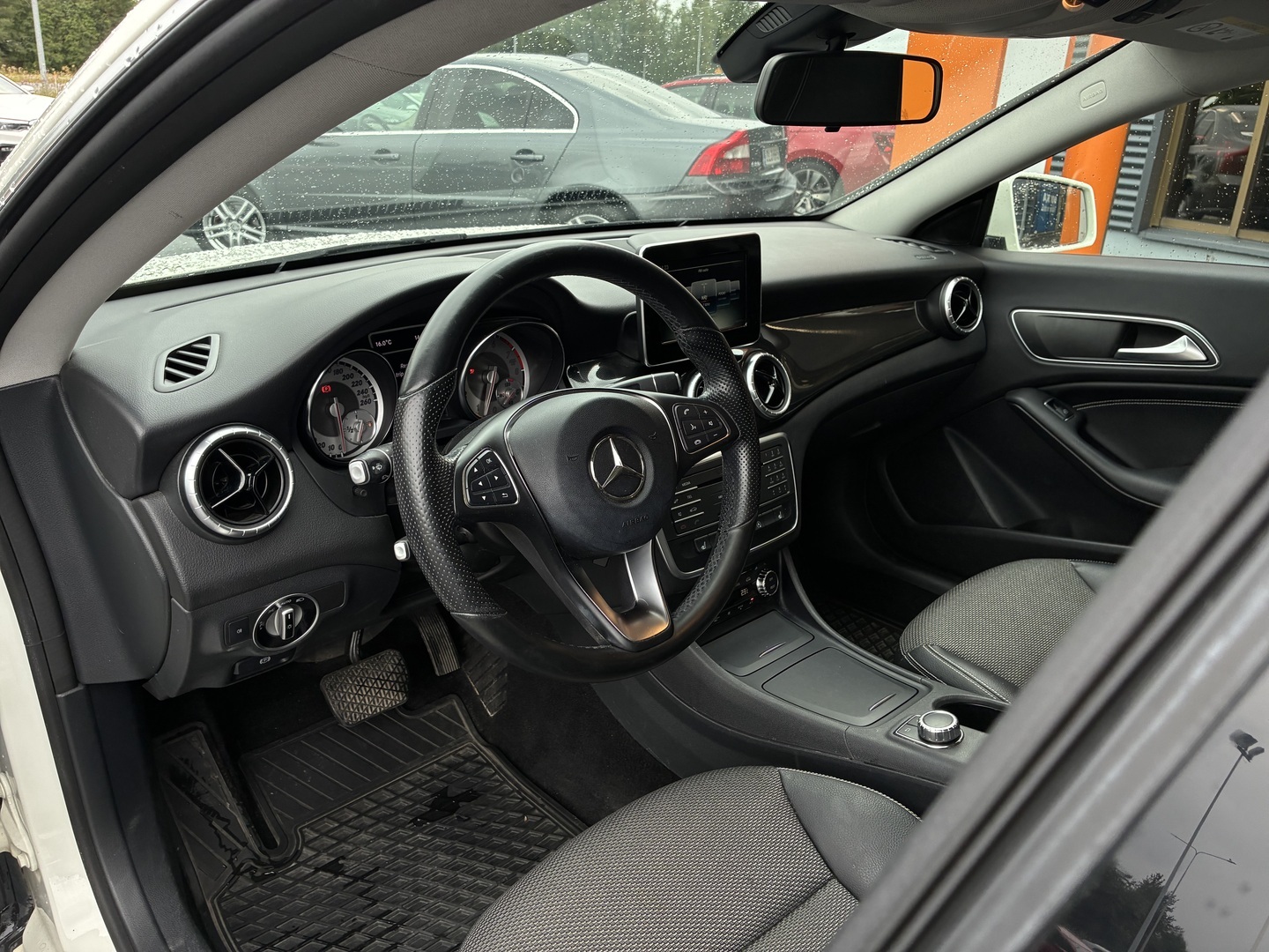 MERCEDES-BENZ CLA 2015