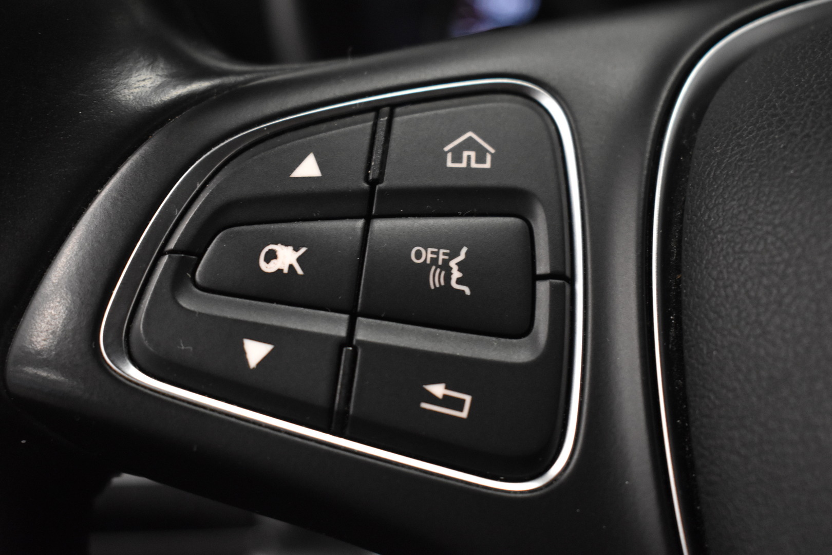 MERCEDES-BENZ C 2015