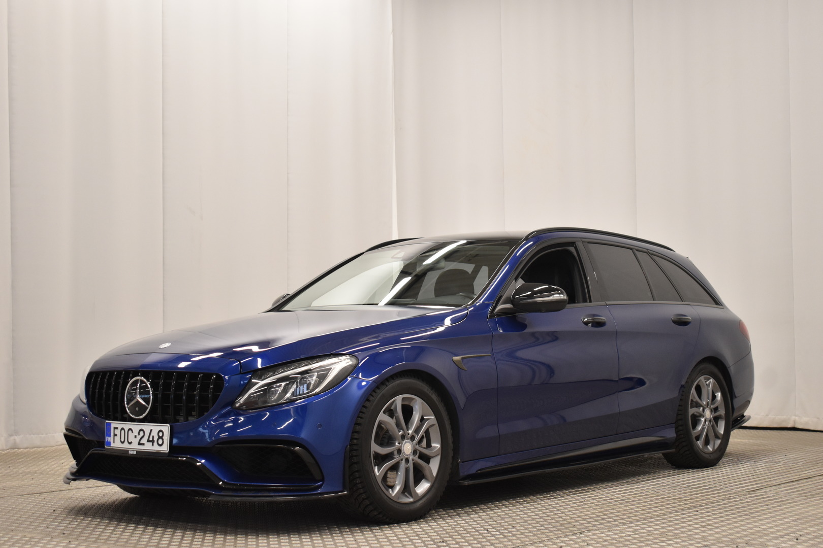 MERCEDES-BENZ C 2015