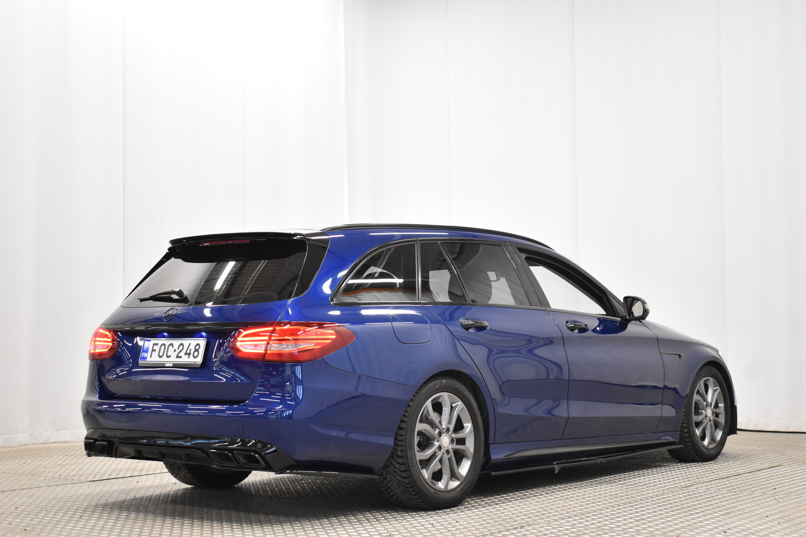 MERCEDES-BENZ C 2015