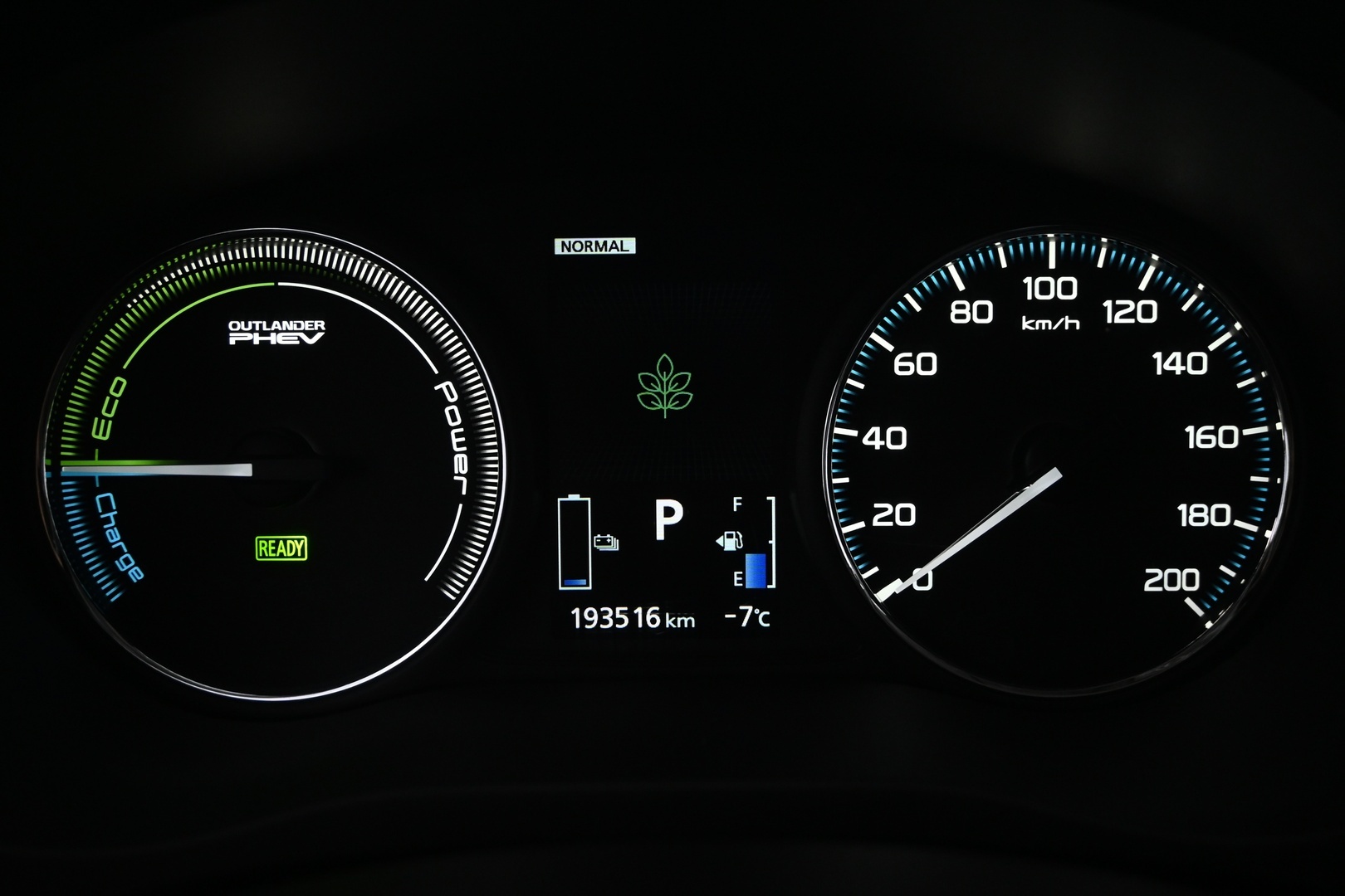 MITSUBISHI OUTLANDER PHEV 2017