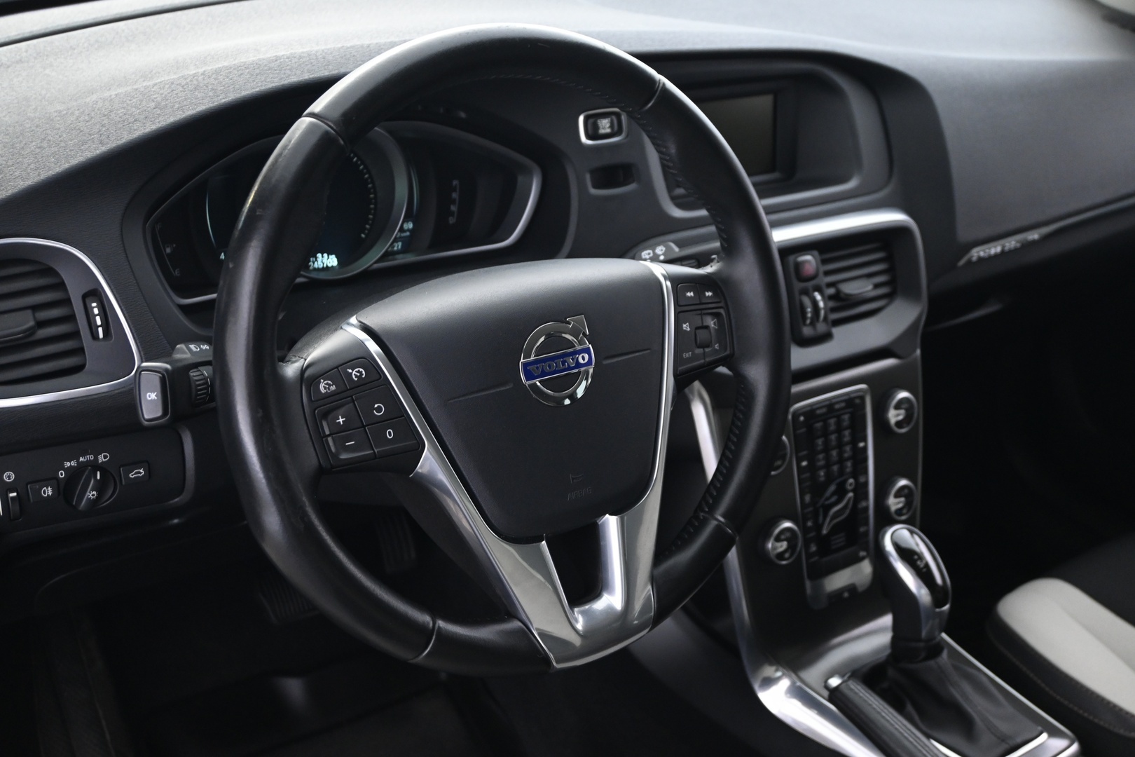 VOLVO V40 Cross Country 2016