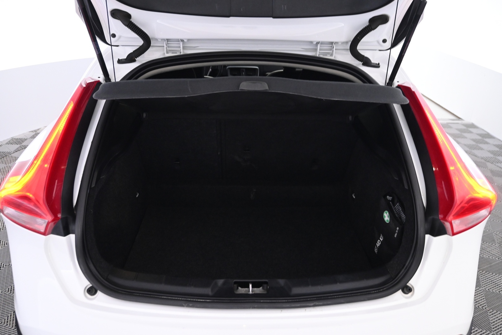 VOLVO V40 Cross Country 2016