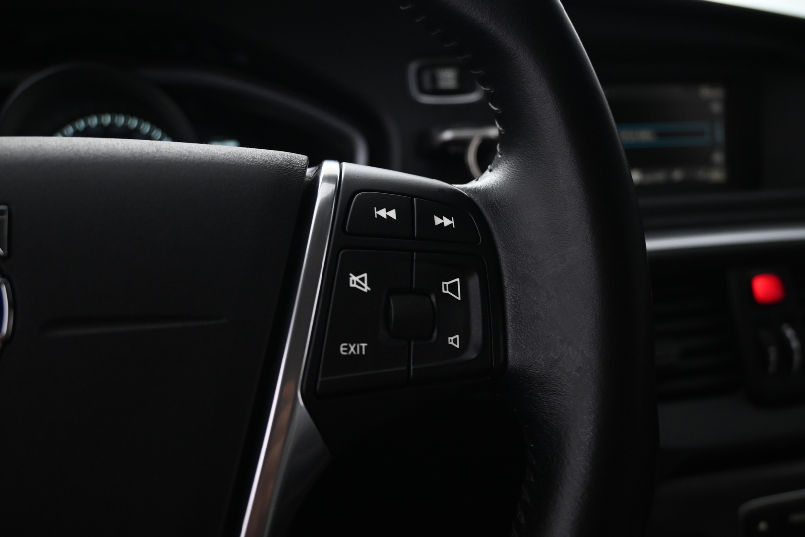 VOLVO V40 Cross Country 2016
