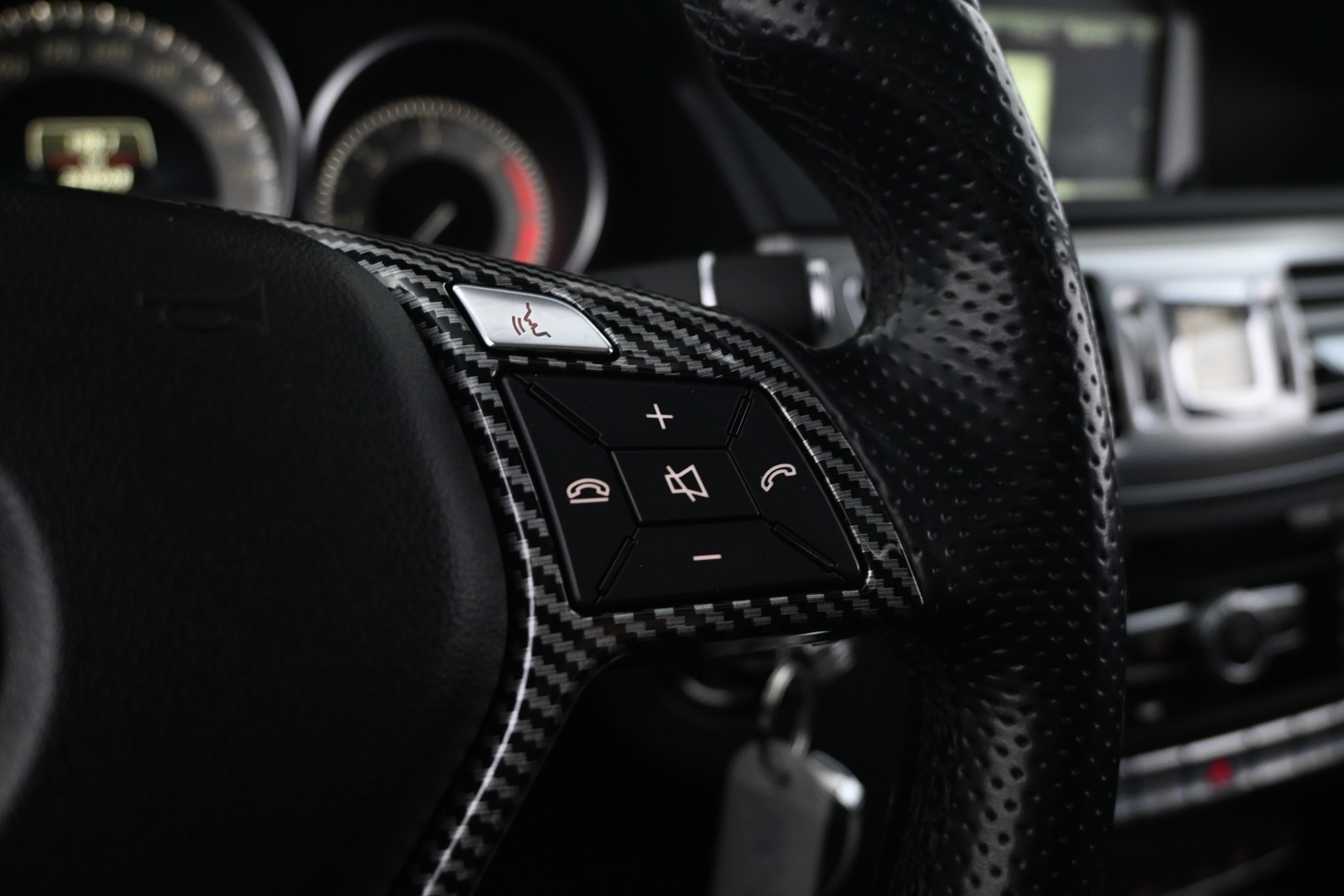 MERCEDES-BENZ E 2014