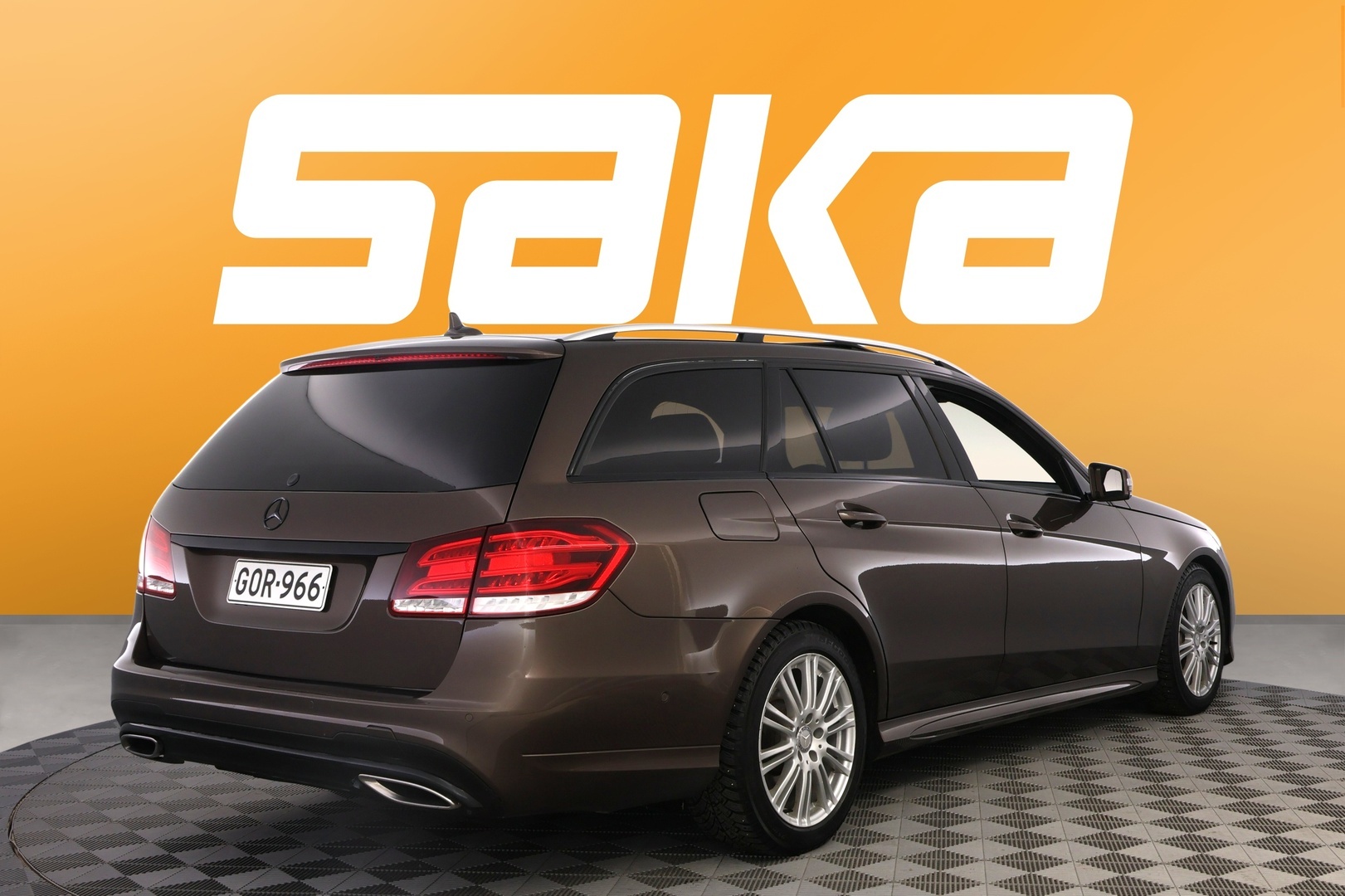 MERCEDES-BENZ E 2014