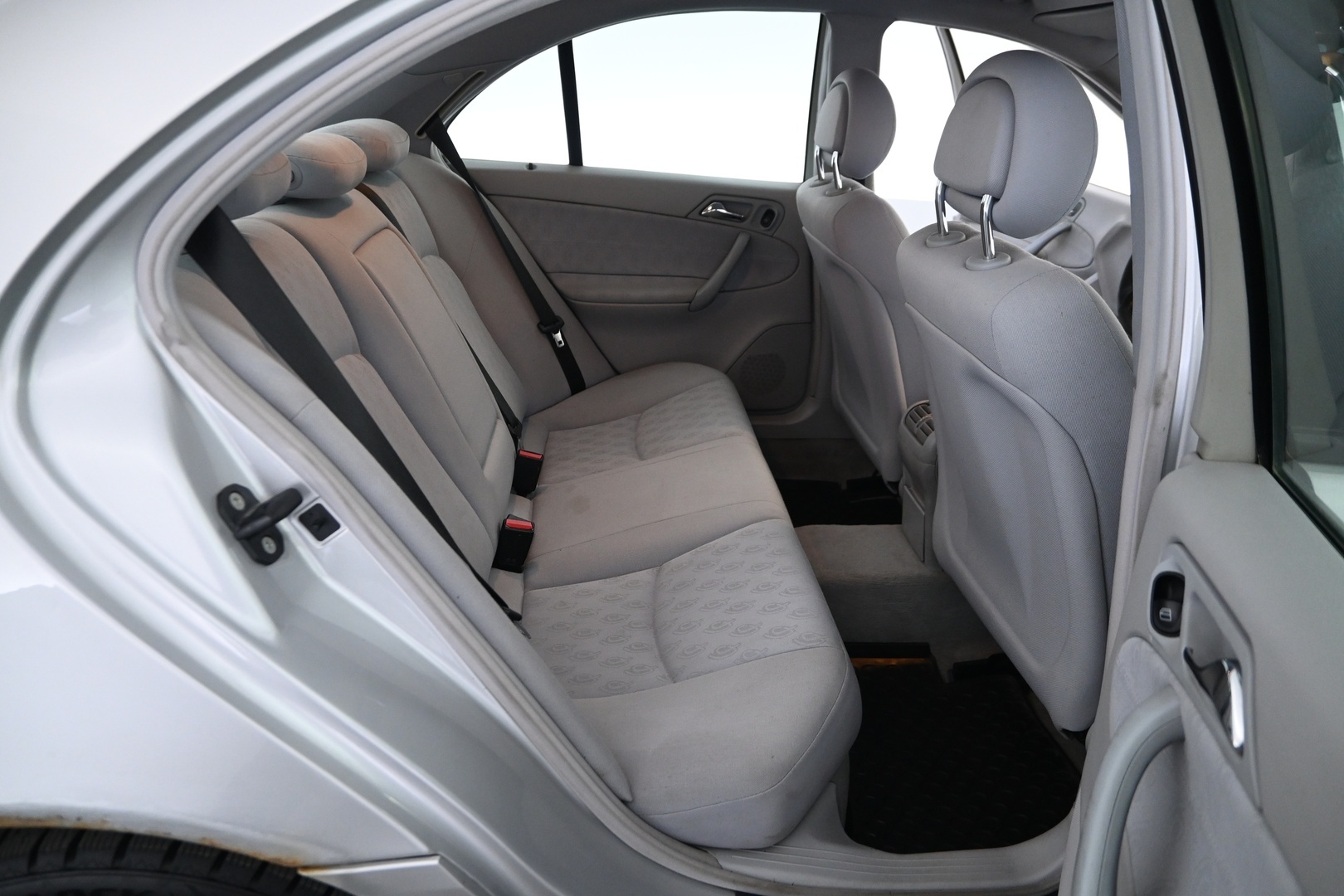 MERCEDES-BENZ C 2004