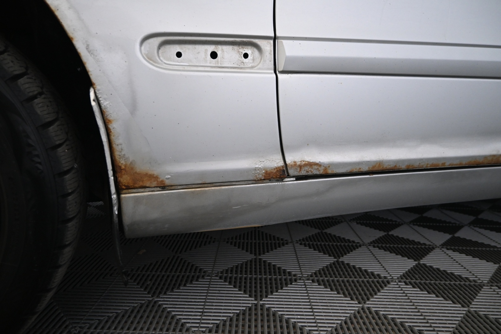 MERCEDES-BENZ C 2004