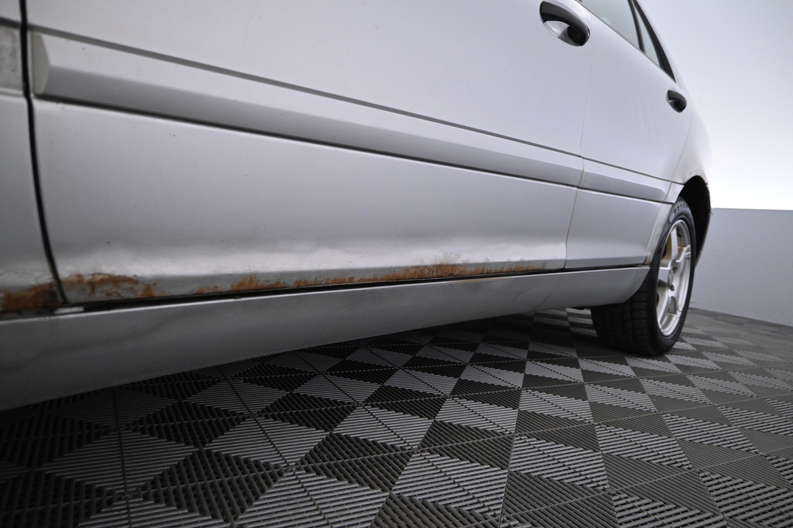 MERCEDES-BENZ C 2004