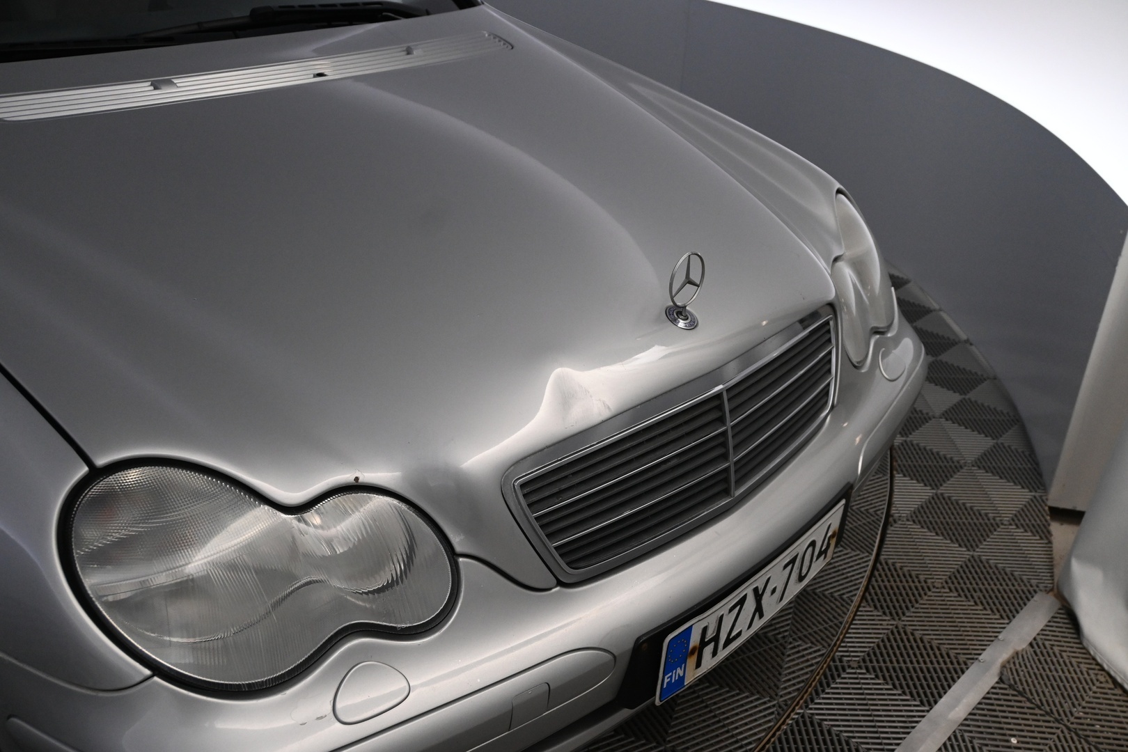 MERCEDES-BENZ C 2004