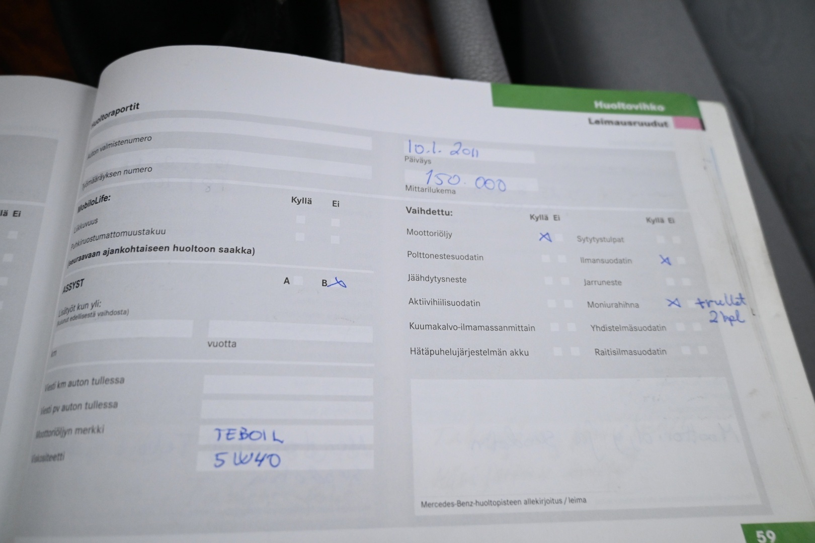 MERCEDES-BENZ C 2004