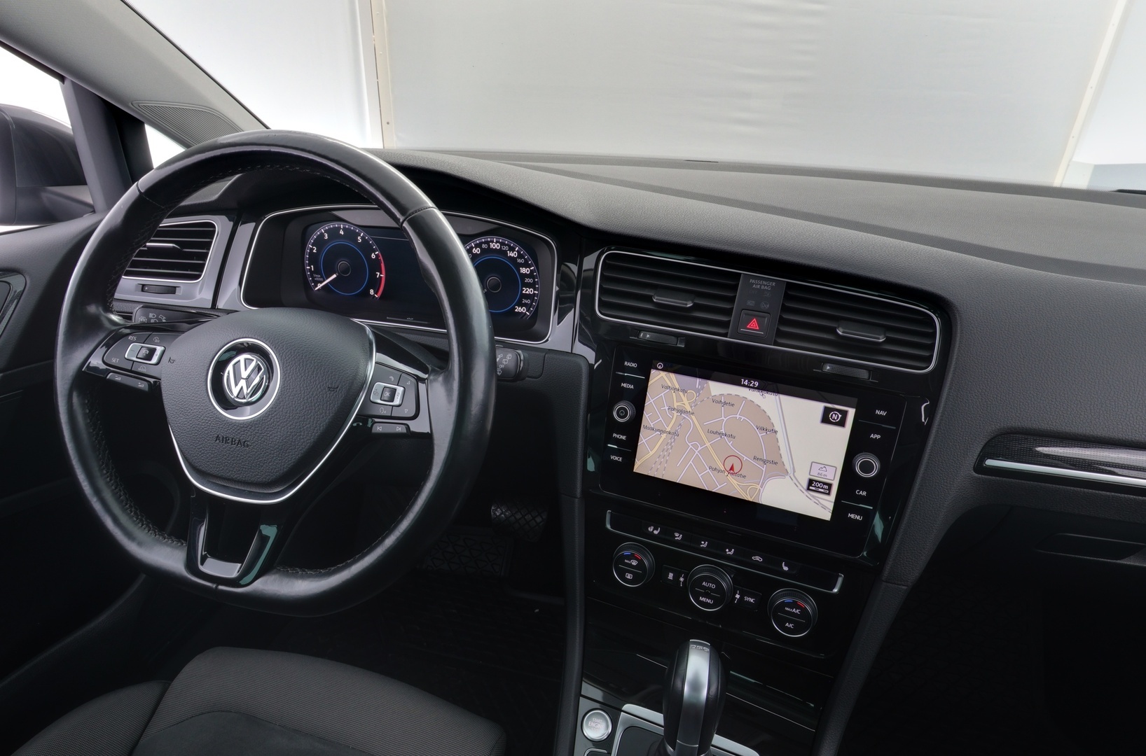 VOLKSWAGEN Golf 2017