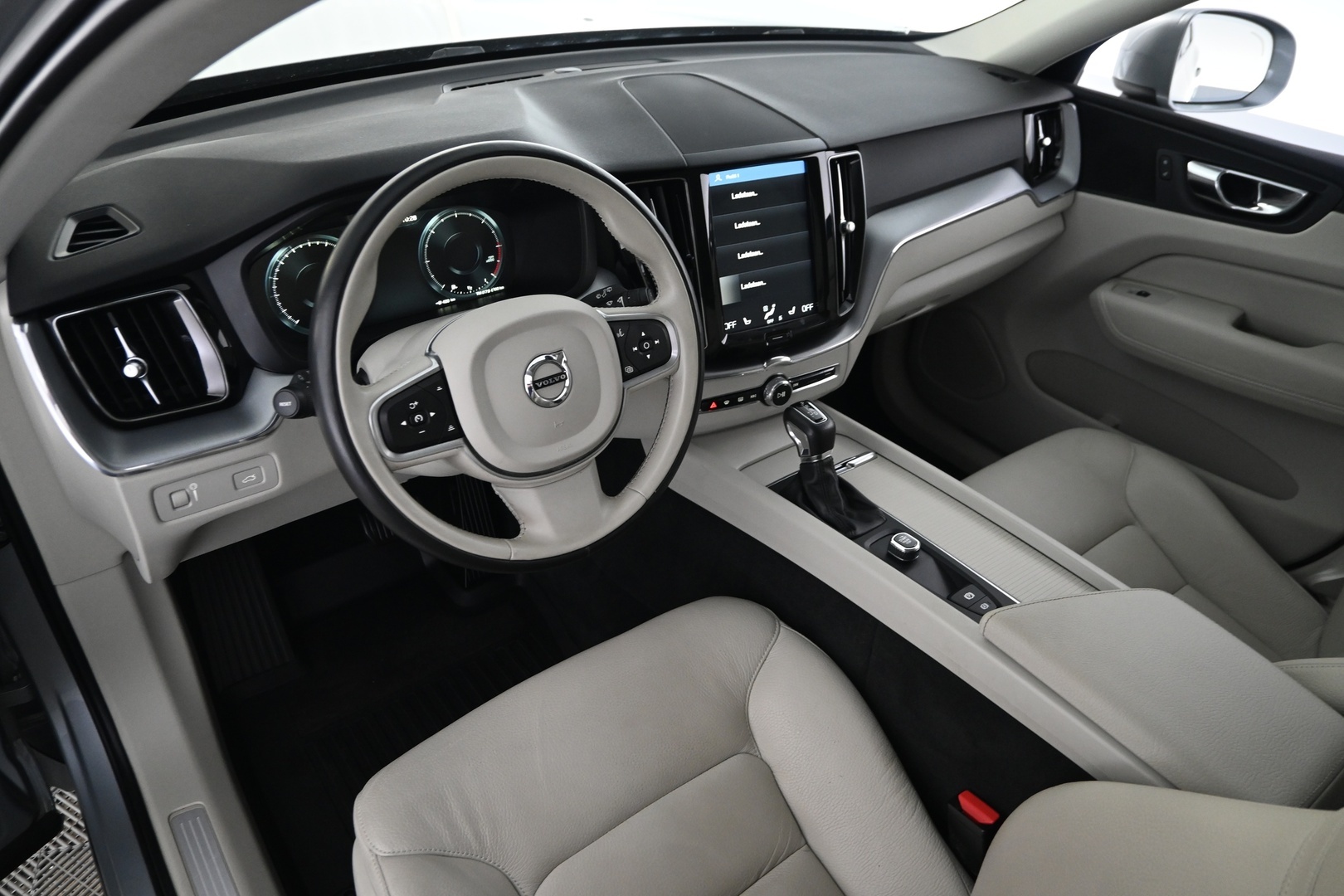 VOLVO XC60 2018