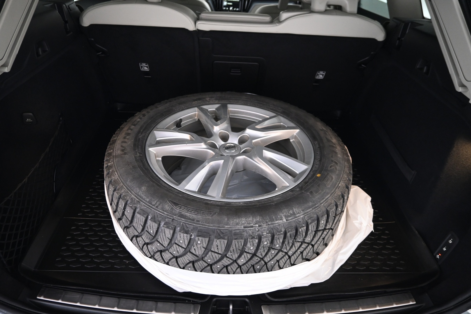 VOLVO XC60 2018
