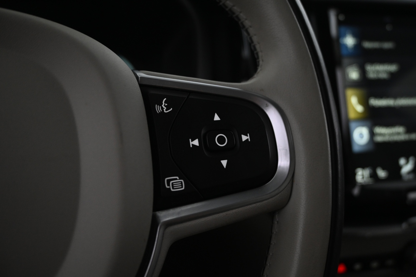 VOLVO XC60 2018