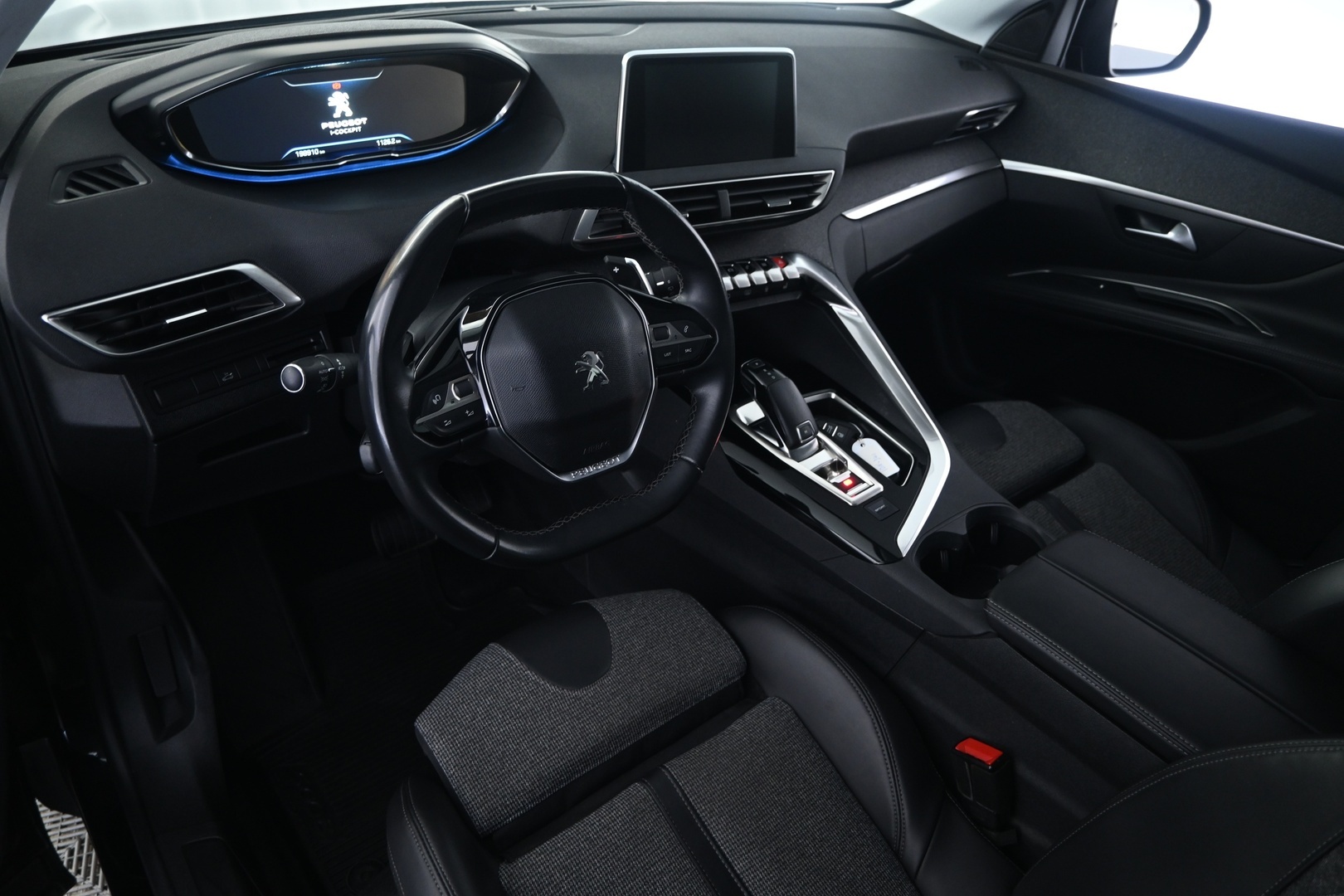 PEUGEOT 5008 2018